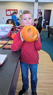 Pumpkin carving at Playlink